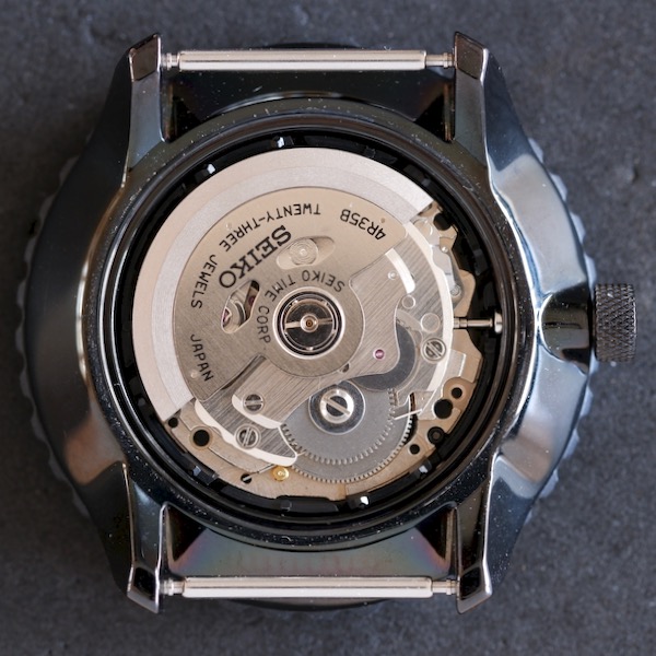 Seiko movement 4R35B (the same as NH35) in model 4R35-00Y0 (SCVE031).